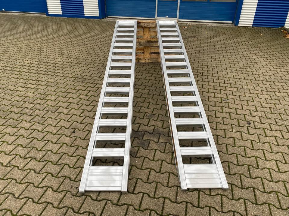 Alurampen Satz 3,50M 2000KG Minibagger Minilader Quad Auffahrrampe *INKL.19% MWST* - منحدر تحميل: صورة 2 Alurampen Satz 3,50M 2000KG Minibagger Minilader Quad Auffahrrampe *INKL.19% MWST* - منحدر تحميل: صورة 2