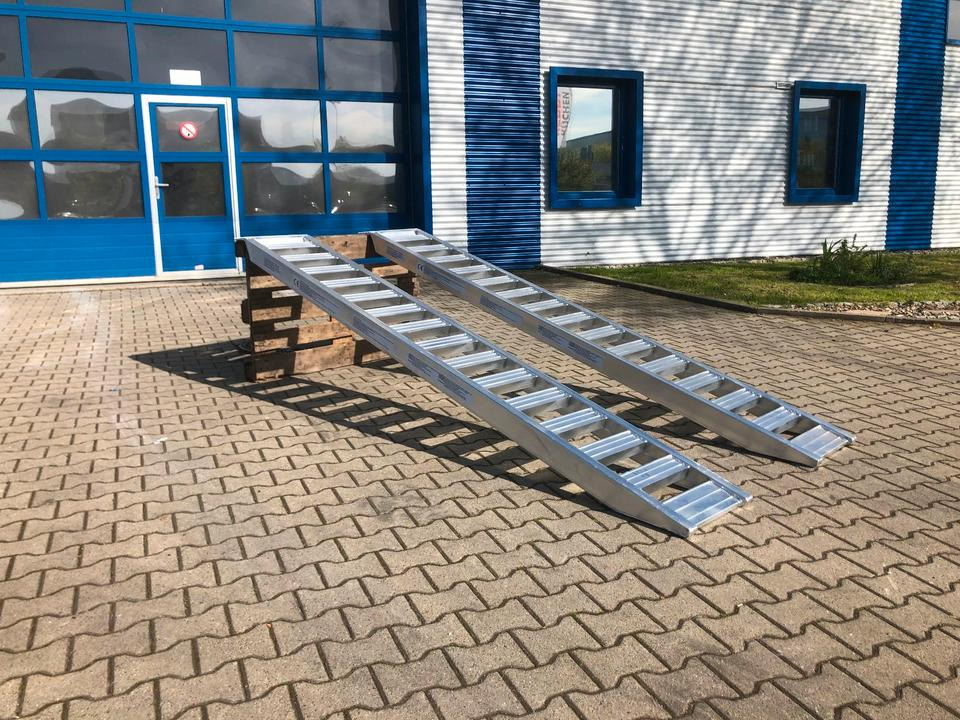 Alurampen Satz 3,50m 4000KG Minibagger Minilader Quad Auffahrrampe *INKL.19% MWST* - منحدر تحميل: صورة 3 Alurampen Satz 3,50m 4000KG Minibagger Minilader Quad Auffahrrampe *INKL.19% MWST* - منحدر تحميل: صورة 3