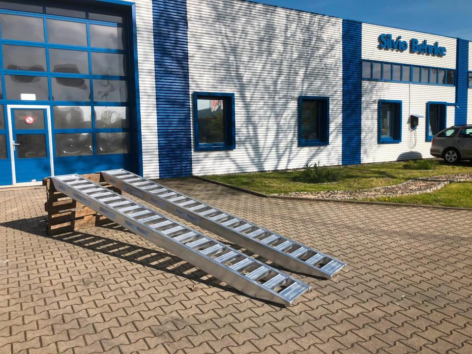 Alurampen Satz 4m 4000KG Minibagger Minilader Quad Auffahrrampe *INKL.19% MWST* - منحدر تحميل: صورة 5 Alurampen Satz 4m 4000KG Minibagger Minilader Quad Auffahrrampe *INKL.19% MWST* - منحدر تحميل: صورة 5