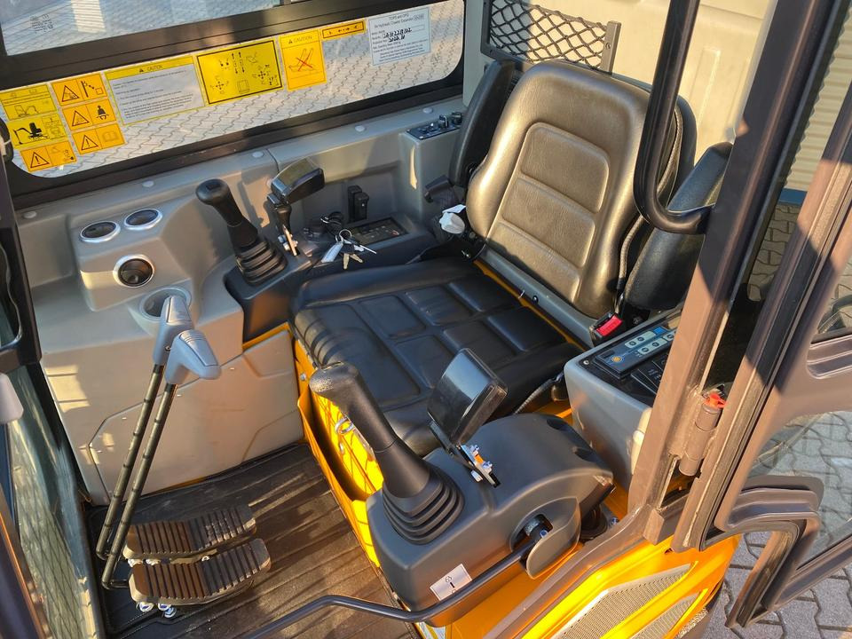 حفار صغير, مقطورة Minibagger BK2000NKSR + Tieflader + Zubehör *INKL.19% MWST*BERGER KRAUS*KUBOTA* KLIMA*SCHWENKARM*VERSTELLFAHRWERK*: صورة 9