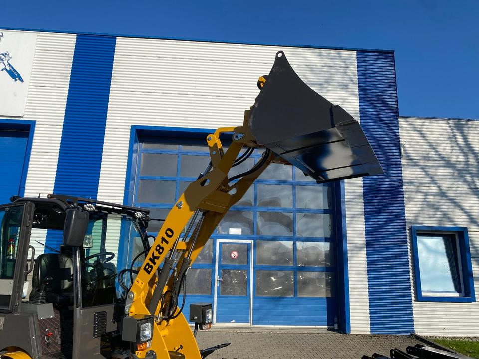 Radlader/Hoflader BK810 inkl. Gabel/Schaufelpaket *INKL.19% MWST*BERGER KRAUS* KUBOTA*EURO*CE* - لودر مفصلي صغير: صورة 3 Radlader/Hoflader BK810 inkl. Gabel/Schaufelpaket *INKL.19% MWST*BERGER KRAUS* KUBOTA*EURO*CE* - لودر مفصلي صغير: صورة 3