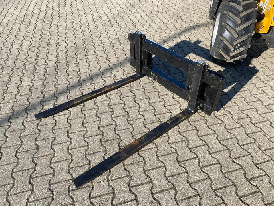 Radlader/Hoflader BK810 inkl. Gabel/Schaufelpaket *INKL.19% MWST*BERGER KRAUS* KUBOTA*EURO*CE* - لودر مفصلي صغير: صورة 4 Radlader/Hoflader BK810 inkl. Gabel/Schaufelpaket *INKL.19% MWST*BERGER KRAUS* KUBOTA*EURO*CE* - لودر مفصلي صغير: صورة 4