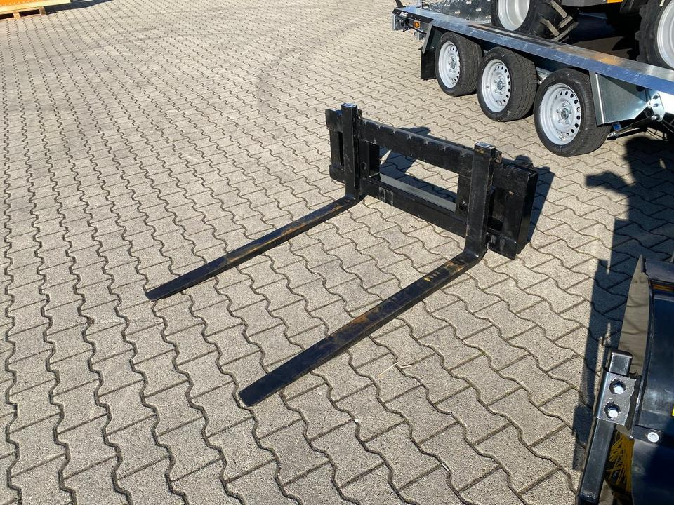 Radlader/Hoflader BK810 inkl. Tieflader und Kehrmaschinenpaket *INKL.19% MWST*BERGER KRAUS* KUBOTA*EURO*CE* - لودر مفصلي صغير: صورة 4 Radlader/Hoflader BK810 inkl. Tieflader und Kehrmaschinenpaket *INKL.19% MWST*BERGER KRAUS* KUBOTA*EURO*CE* - لودر مفصلي صغير: صورة 4