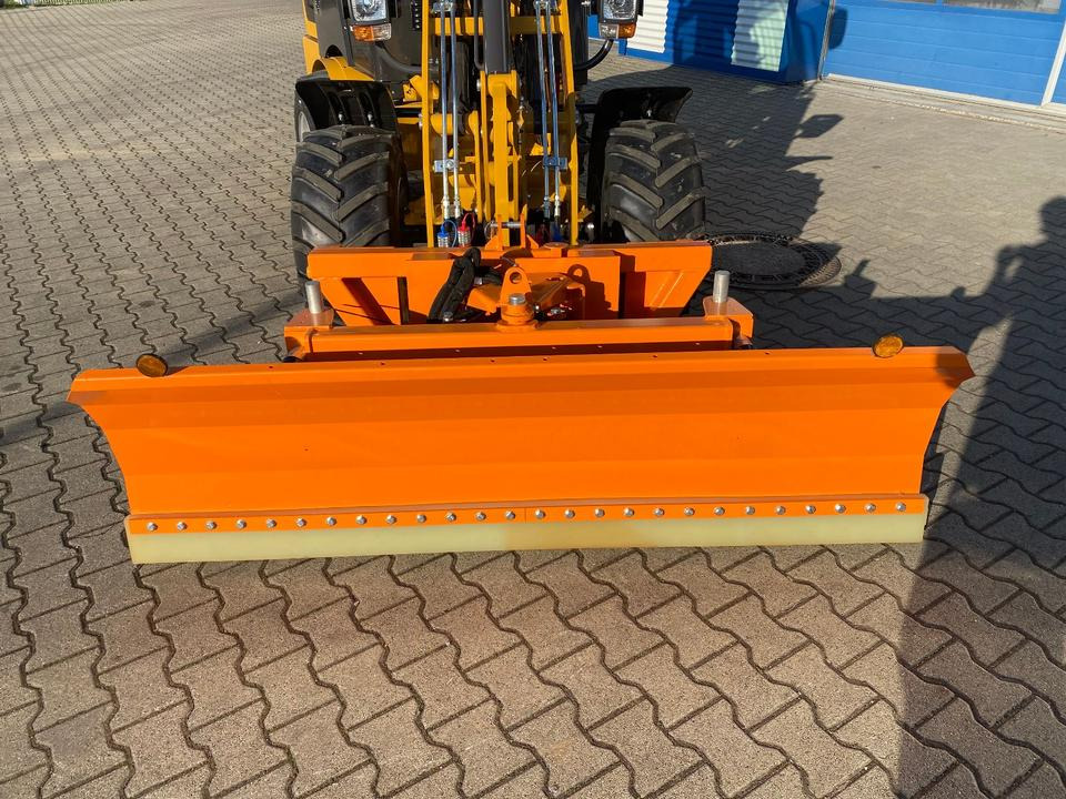 Radlader/Hoflader BK810 inkl. Winter-Komplettpaket *INKL.19% MWST*BERGER KRAUS* KUBOTA*EURO*CE* - لودر مفصلي صغير: صورة 5 Radlader/Hoflader BK810 inkl. Winter-Komplettpaket *INKL.19% MWST*BERGER KRAUS* KUBOTA*EURO*CE* - لودر مفصلي صغير: صورة 5