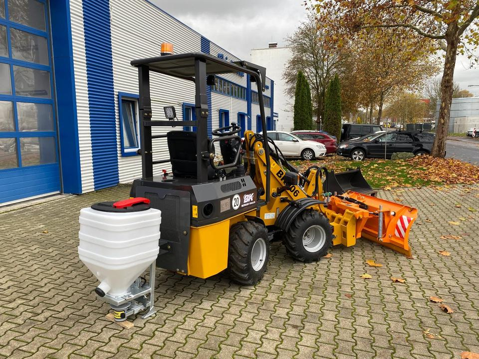 Radlader/Hoflader BK906 inkl. Winter-Komplettpaket *INKL.19% MWST.*BERGER KRAUS*PERKINS*EURO*SOFORT!* - لودر مفصلي صغير: صورة 4 Radlader/Hoflader BK906 inkl. Winter-Komplettpaket *INKL.19% MWST.*BERGER KRAUS*PERKINS*EURO*SOFORT!* - لودر مفصلي صغير: صورة 4