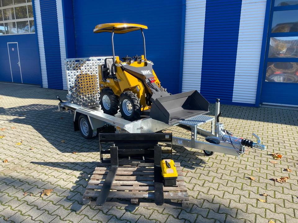 Radlader/Mini-Radlader BK360SW inkl. Tieflader und Gabel/Schaufelpaket *INKL.19% MWST*BERGER KRAUS*B&S MOTOR*SOFORT!* - لودر مفصلي صغير, مقطورة: صورة 1 Radlader/Mini-Radlader BK360SW inkl. Tieflader und Gabel/Schaufelpaket *INKL.19% MWST*BERGER KRAUS*B&S MOTOR*SOFORT!* - لودر مفصلي صغير, مقطورة: صورة 1