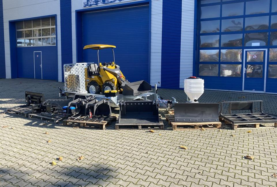 Radlader/Mini-Radlader BK360SW inkl. Tieflader und großem Zubehör *INKL.19% MWST*BERGER KRAUS*B&S MOTOR*SOFORT!* - لودر مفصلي صغير, مقطورة: صورة 1 Radlader/Mini-Radlader BK360SW inkl. Tieflader und großem Zubehör *INKL.19% MWST*BERGER KRAUS*B&S MOTOR*SOFORT!* - لودر مفصلي صغير, مقطورة: صورة 1