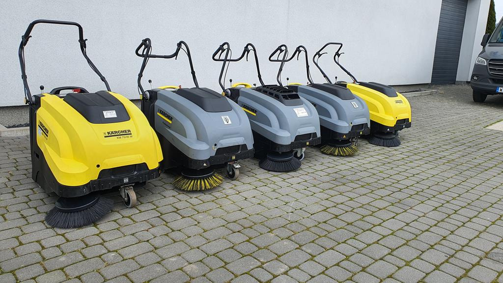 KÄRCHER KM 75/40 W G - كناسة المناطق الصناعية: صورة 1 KÄRCHER KM 75/40 W G - كناسة المناطق الصناعية: صورة 1