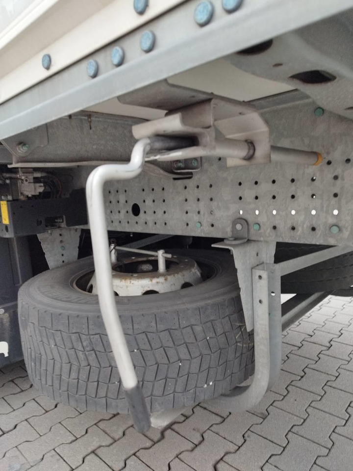 Schmitz Cargobull 3 axles  xLiftachse - نصف مقطورة ثابتة الحرارة: صورة 4 Schmitz Cargobull 3 axles  xLiftachse - نصف مقطورة ثابتة الحرارة: صورة 4