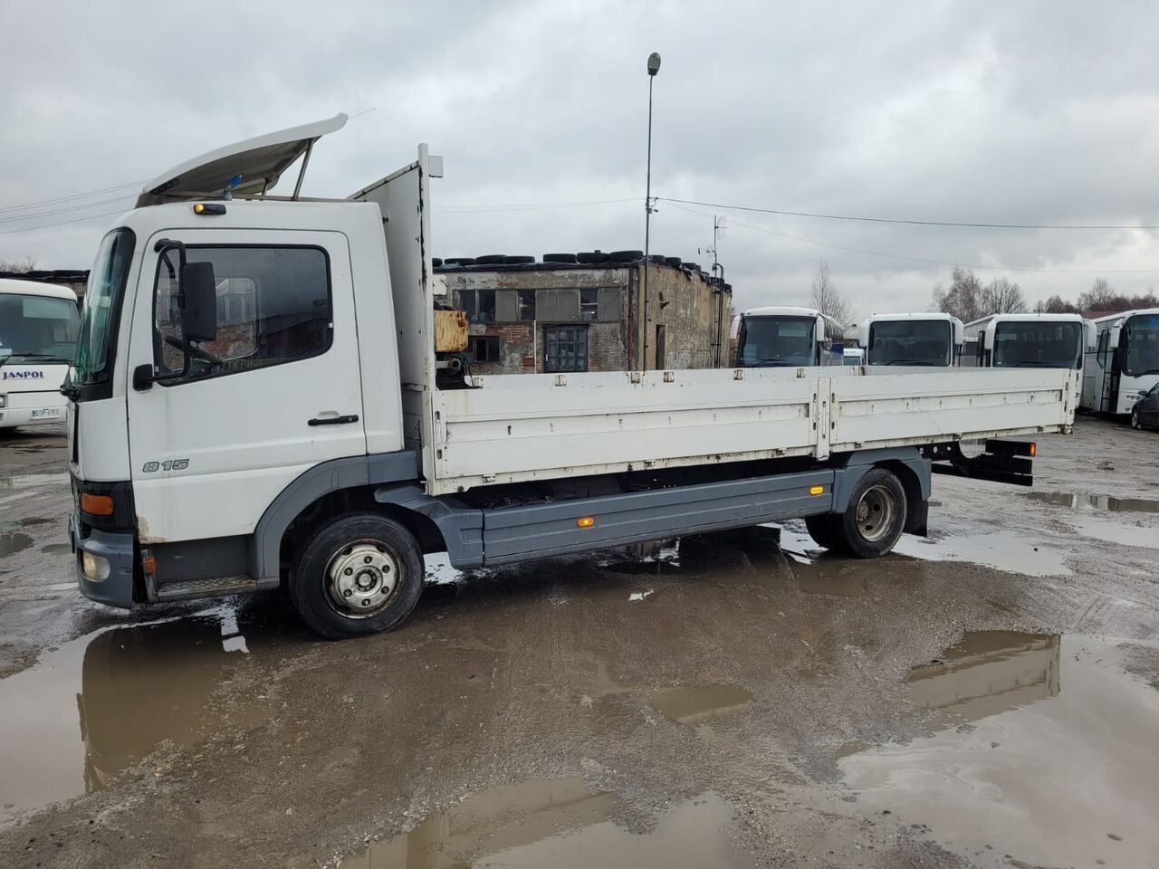 Mercedes-Benz Atego 815 - شاحنات مسطحة: صورة 2 Mercedes-Benz Atego 815 - شاحنات مسطحة: صورة 2