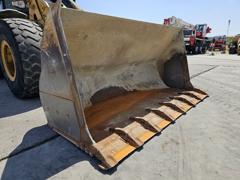 اللودر بعجل CATERPILLAR 930G: صورة 15