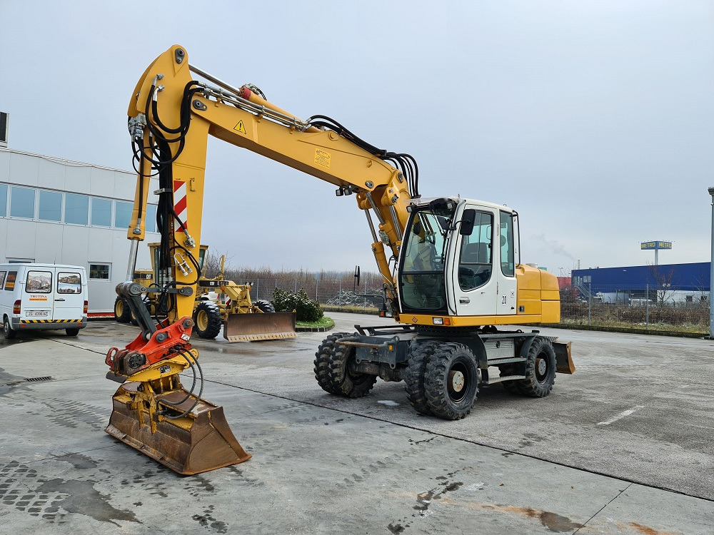 LIEBHERR A316 - آلات الإنشاء: صورة 1 LIEBHERR A316 - آلات الإنشاء: صورة 1