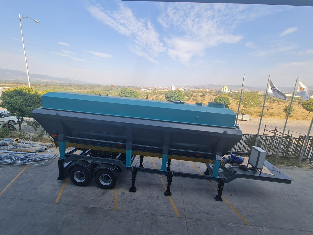 Constmach Silo à Ciment Mobile (Silo à Ciment Horizontal) - خزان الأسمنت: صورة 1 Constmach Silo à Ciment Mobile (Silo à Ciment Horizontal) - خزان الأسمنت: صورة 1