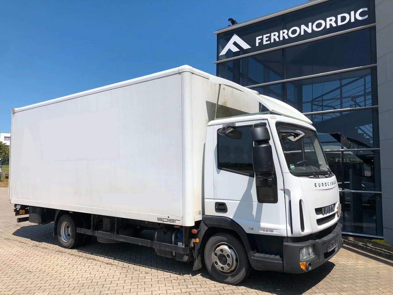 Iveco 75 E 190 Koffer*LBW*Schalter*Blatt/Luft*Klima - شاحنة بصندوق مغلق: صورة 1 Iveco 75 E 190 Koffer*LBW*Schalter*Blatt/Luft*Klima - شاحنة بصندوق مغلق: صورة 1