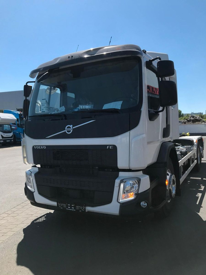 Volvo FE 320 6x2 - شاحنة برافعة خطافية: صورة 4 Volvo FE 320 6x2 - شاحنة برافعة خطافية: صورة 4