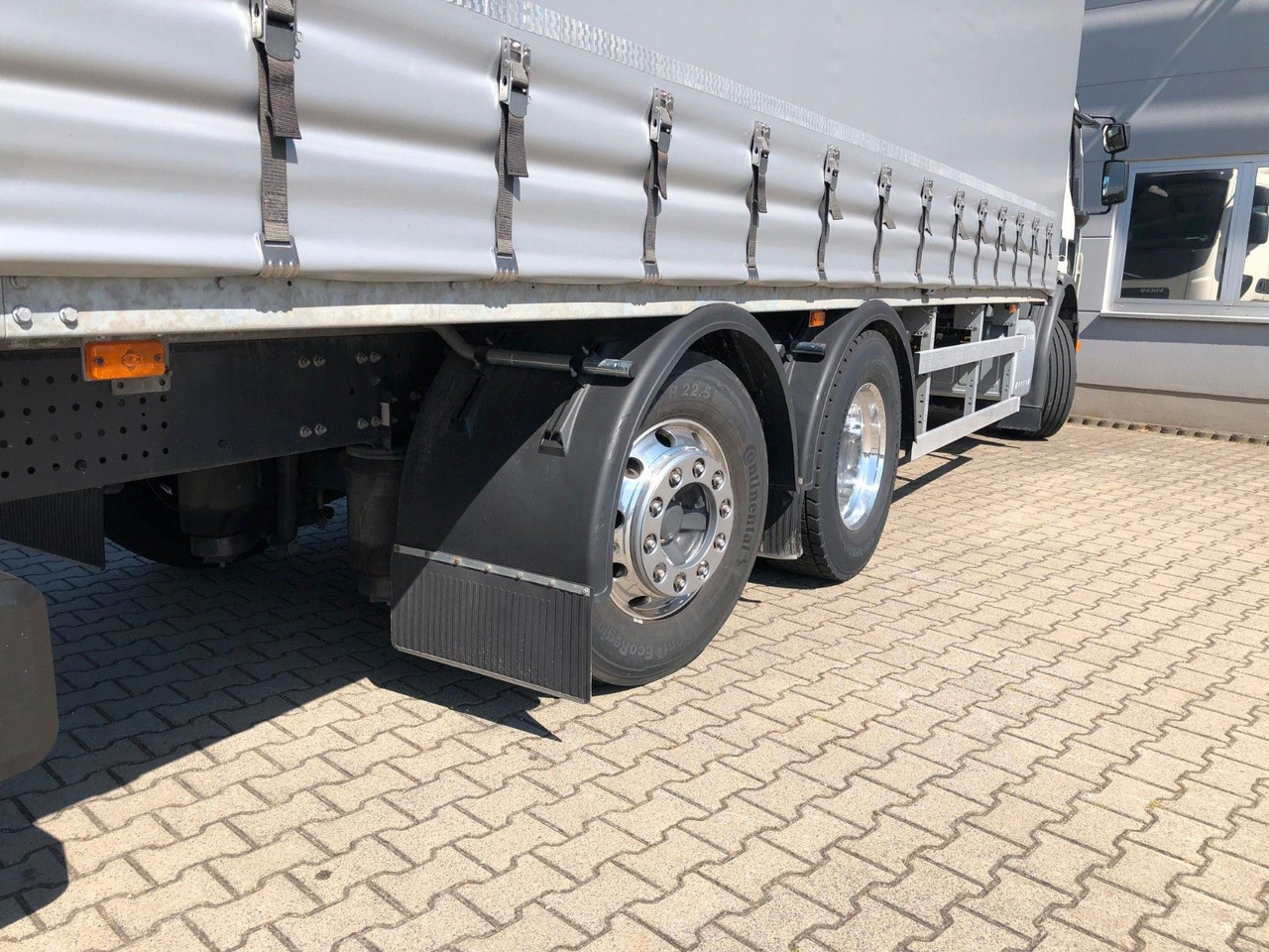 Volvo FE 350 6x2 Lenkachse*ALU*LBW*EDSCHA - شاحنة ذات ستائر جانبية: صورة 4 Volvo FE 350 6x2 Lenkachse*ALU*LBW*EDSCHA - شاحنة ذات ستائر جانبية: صورة 4