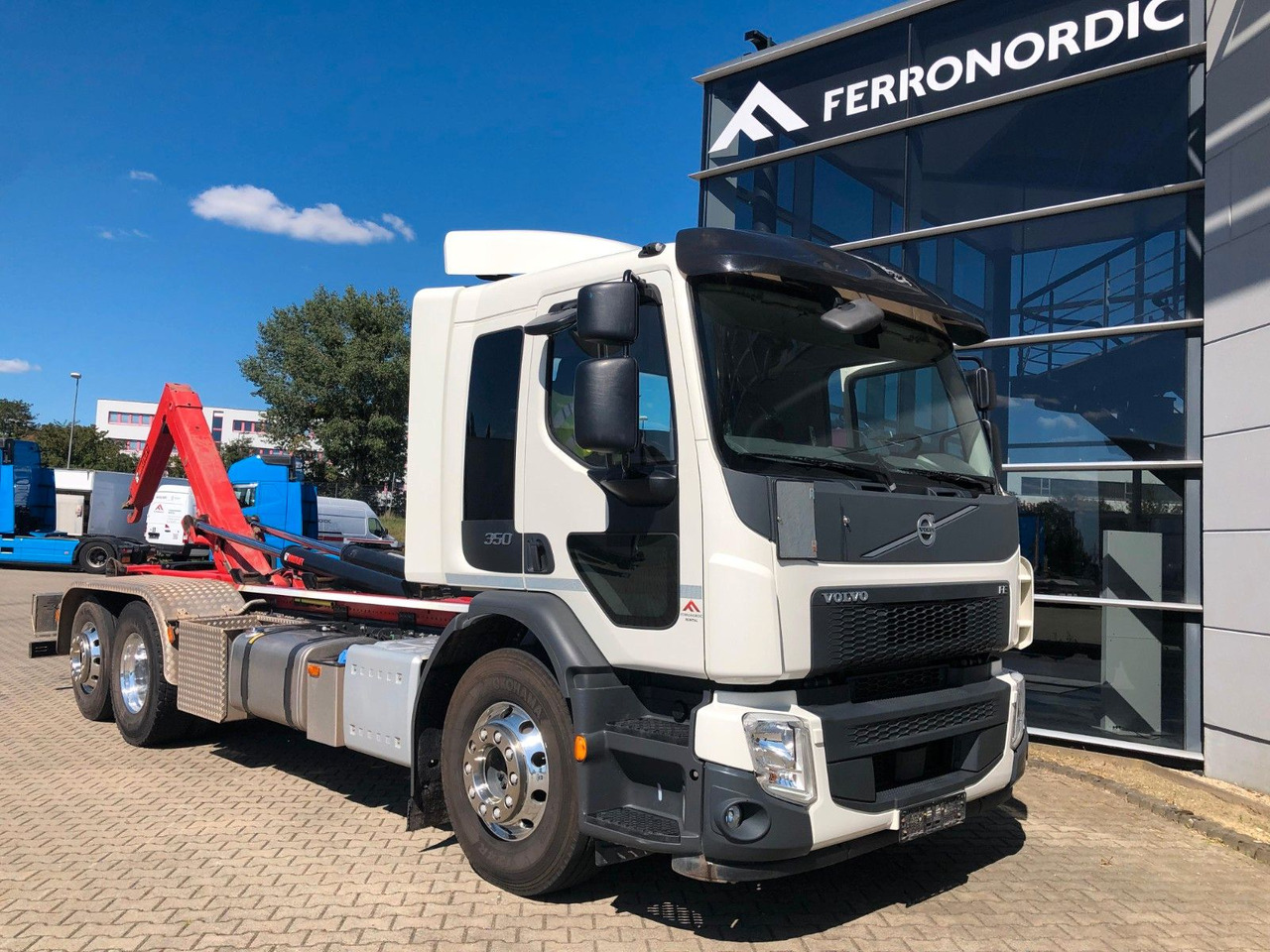 Volvo FE 350 6x2 Lenkachse*Alufelgen*HIAB*AHK*Klima - شاحنة برافعة خطافية: صورة 1 Volvo FE 350 6x2 Lenkachse*Alufelgen*HIAB*AHK*Klima - شاحنة برافعة خطافية: صورة 1