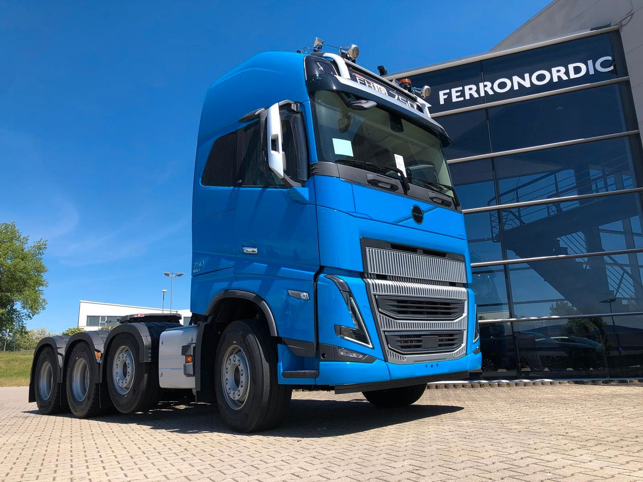 Volvo FH16 750 XL 8x4 Tridem*100T*Kriechgänge*Retarder Volvo FH16 750 XL 8x4 Tridem*100T*Kriechgänge*Retarder - مقطورة السحب: صورة 1 Volvo FH16 750 XL 8x4 Tridem*100T*Kriechgänge*Retarder Volvo FH16 750 XL 8x4 Tridem*100T*Kriechgänge*Retarder - مقطورة السحب: صورة 1