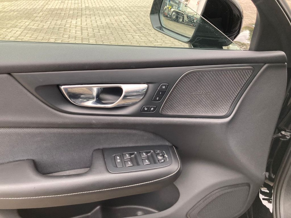 Volvo S60 T5 Lim. R-Design Volvo S60 T5 Lim. R-Design - سيدان: صورة 5 Volvo S60 T5 Lim. R-Design Volvo S60 T5 Lim. R-Design - سيدان: صورة 5