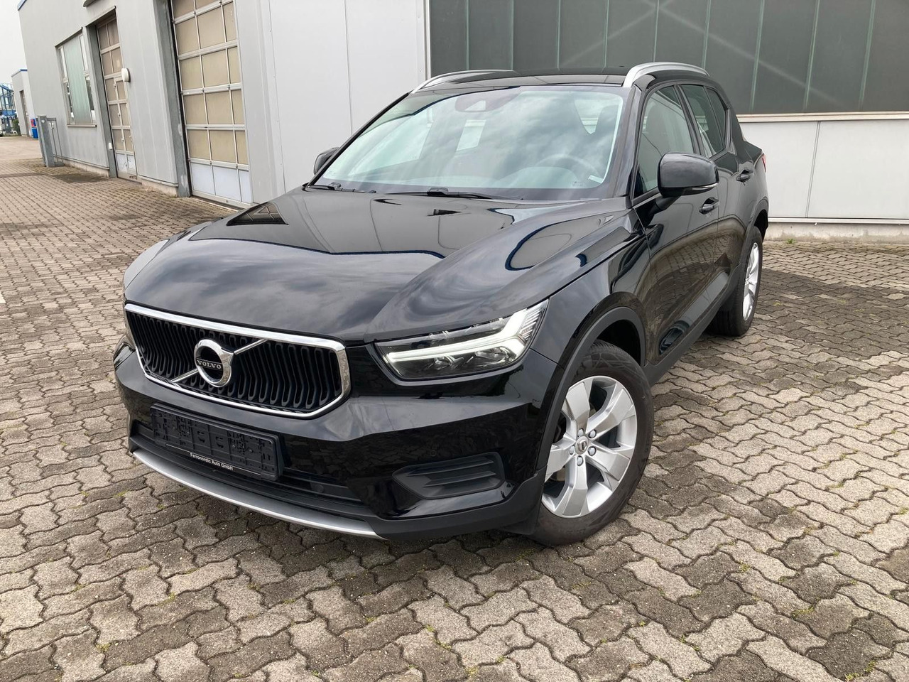 Volvo XC 40 T3 Momentum Pro 2WD - سيارة دفع رباعي: صورة 1 Volvo XC 40 T3 Momentum Pro 2WD - سيارة دفع رباعي: صورة 1