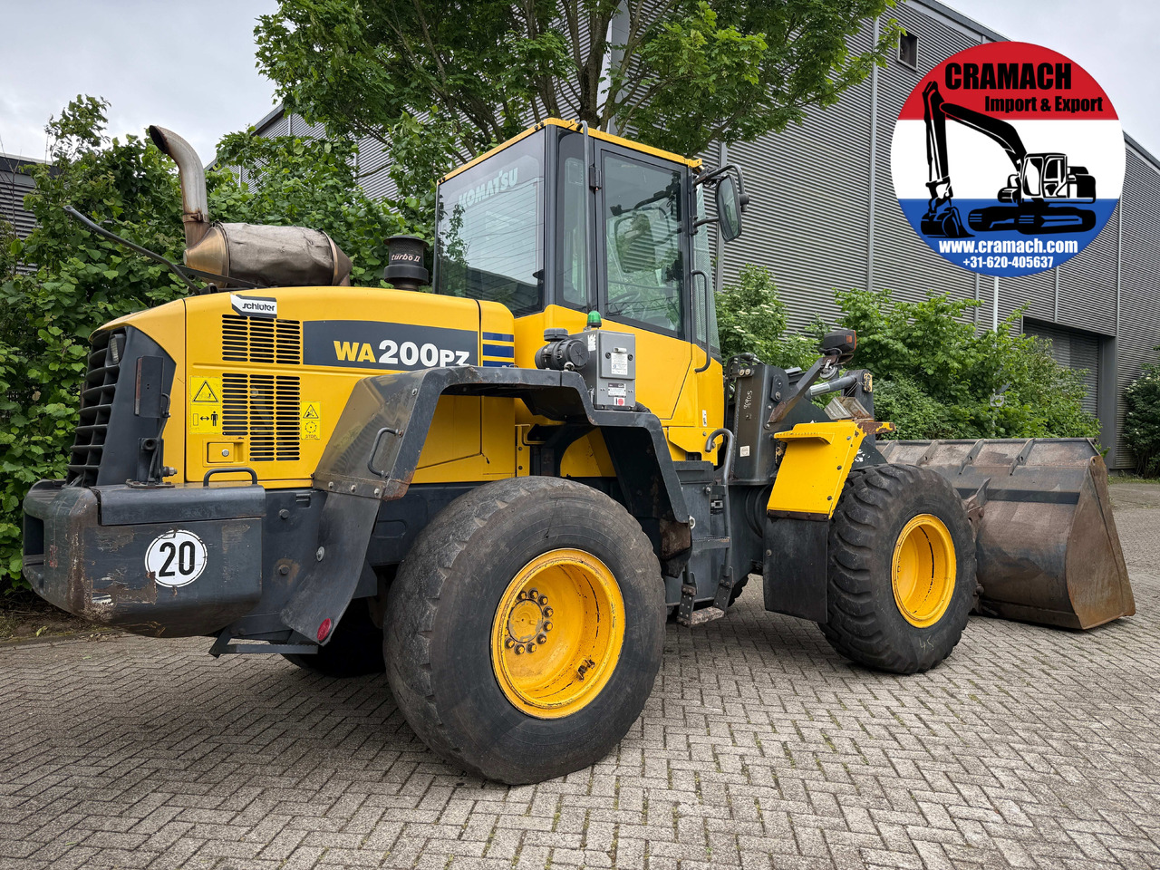 KOMATSU WA200PZ-6 - اللودر بعجل: صورة 1 KOMATSU WA200PZ-6 - اللودر بعجل: صورة 1