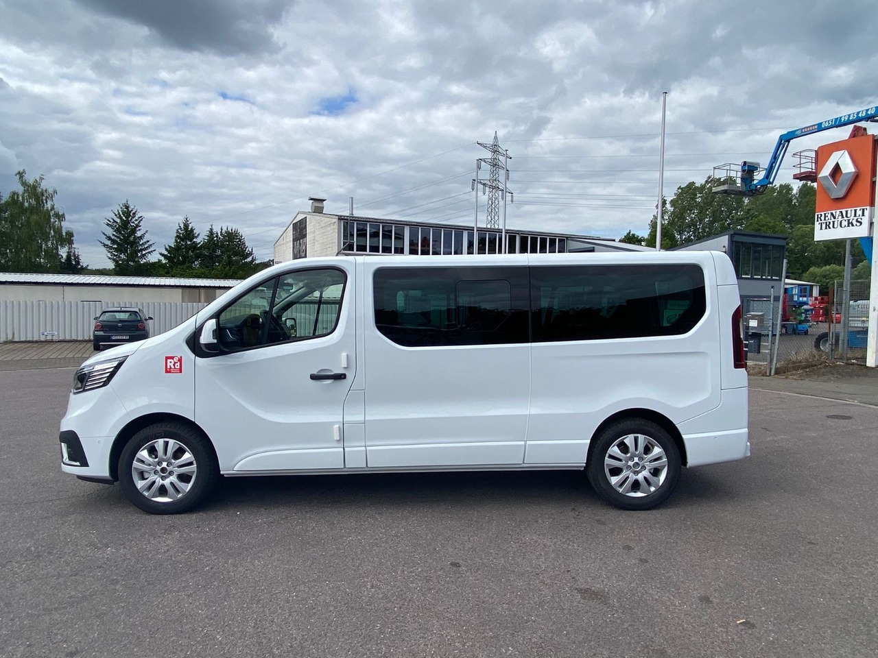 Renault TRAFIC RED KOMBI - حافلة صغيرة, ميكروباص: صورة 4 Renault TRAFIC RED KOMBI - حافلة صغيرة, ميكروباص: صورة 4