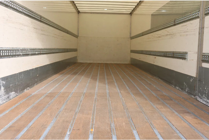 DAF CF 290 FA Bak + klep Dhollandia 2000 KG - شاحنة صندوقية: صورة 3 DAF CF 290 FA Bak + klep Dhollandia 2000 KG - شاحنة صندوقية: صورة 3