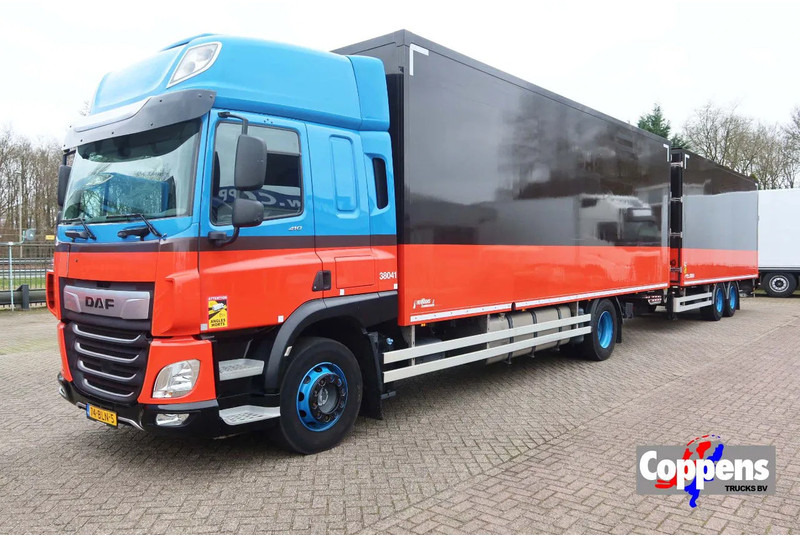 DAF CF 410 Bakwagen+Trailer met klep 2.000 kg. 6 Stuks in voorraad. Price 49.500,-- euro netto. - شاحنة صندوقية: صورة 1 DAF CF 410 Bakwagen+Trailer met klep 2.000 kg. 6 Stuks in voorraad. Price 49.500,-- euro netto. - شاحنة صندوقية: صورة 1