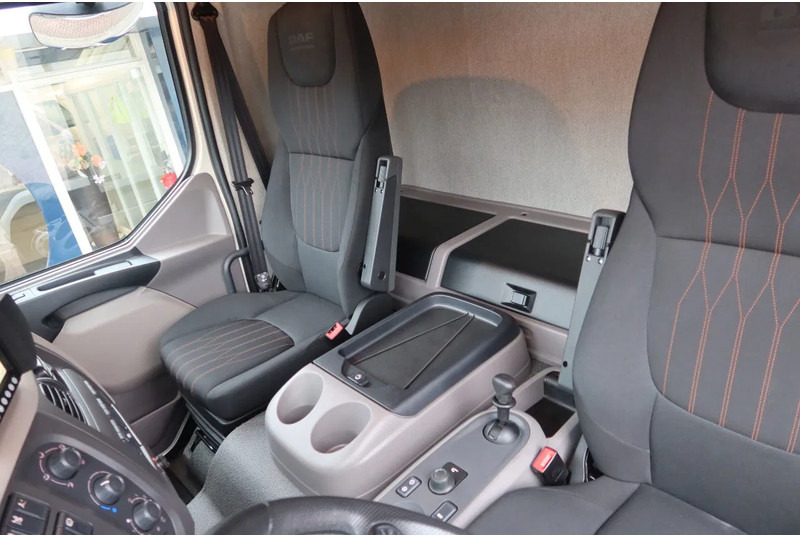 DAF LF 210 Bakwagen+ Dhollandia 1500 kg Comfort cabine - شاحنة صندوقية: صورة 5 DAF LF 210 Bakwagen+ Dhollandia 1500 kg Comfort cabine - شاحنة صندوقية: صورة 5