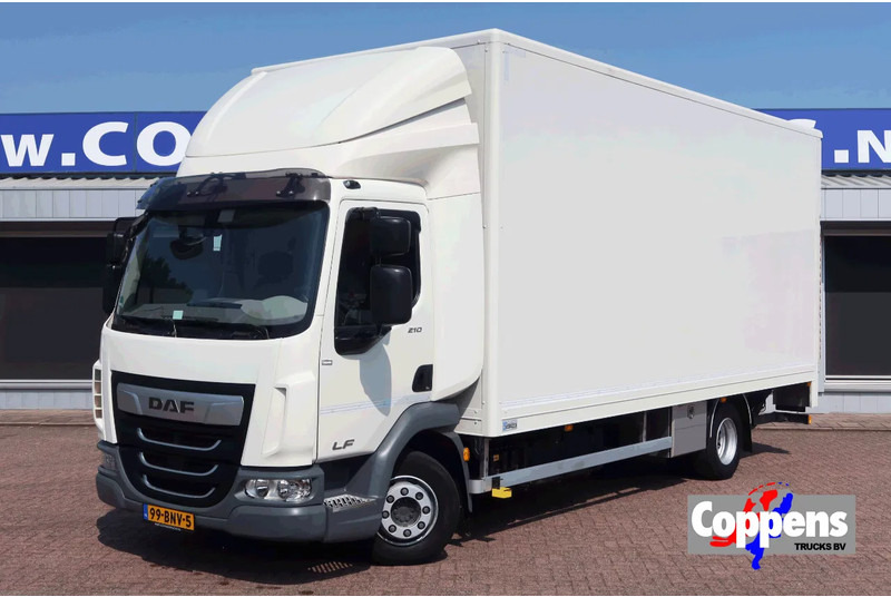 DAF LF 210 Bakwagen + Dhollandia klep 1500 kg - شاحنة صندوقية: صورة 1 DAF LF 210 Bakwagen + Dhollandia klep 1500 kg - شاحنة صندوقية: صورة 1