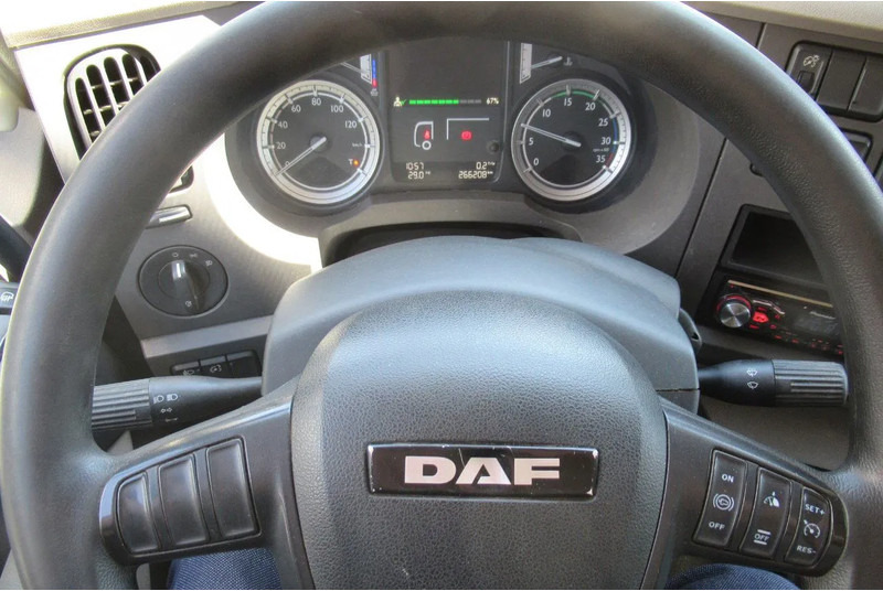 DAF LF 250 250 bak + klep + schuifzeil E6 - شاحنة ذات ستائر جانبية: صورة 5 DAF LF 250 250 bak + klep + schuifzeil E6 - شاحنة ذات ستائر جانبية: صورة 5