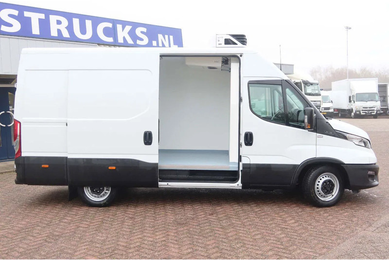 Iveco Daily 35S16 Koelen/vriezen/verwarmen Carrier Xarios 350 + nacht aansluiting 220 volt - شاحنة توصيل مبردة: صورة 4 Iveco Daily 35S16 Koelen/vriezen/verwarmen Carrier Xarios 350 + nacht aansluiting 220 volt - شاحنة توصيل مبردة: صورة 4