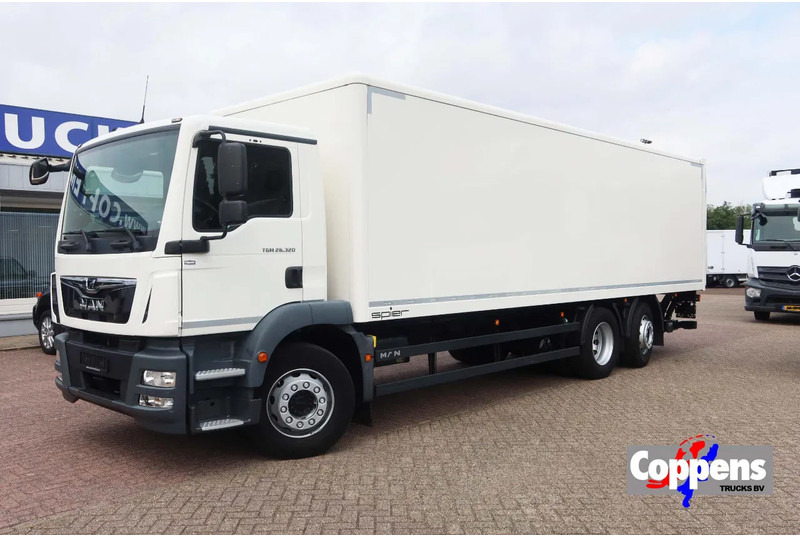 MAN 26.320 TGM Bak+Klep stuur lift as Bar klep 2.000 kg - شاحنة صندوقية: صورة 1 MAN 26.320 TGM Bak+Klep stuur lift as Bar klep 2.000 kg - شاحنة صندوقية: صورة 1