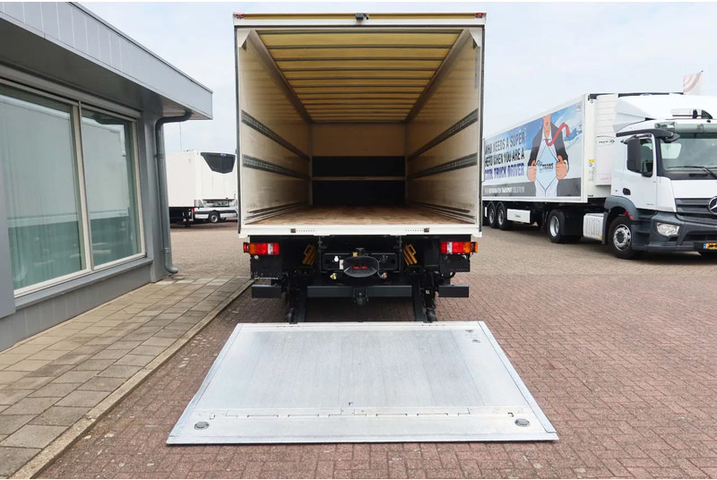 MAN 26.320 TGM Bak+Klep stuur lift as Bar klep 2.000 kg - شاحنة صندوقية: صورة 4 MAN 26.320 TGM Bak+Klep stuur lift as Bar klep 2.000 kg - شاحنة صندوقية: صورة 4