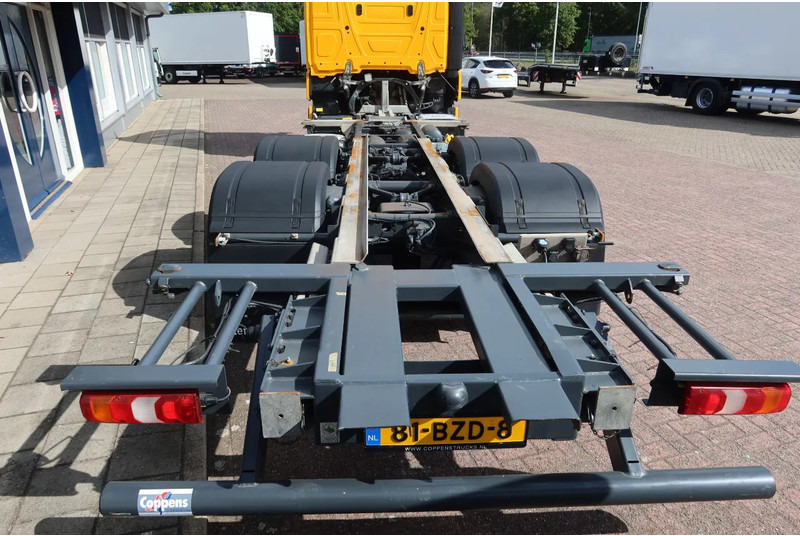 Mercedes-Benz Actros - شاحنة بهيكل معدني للمقصورة: صورة 4 Mercedes-Benz Actros - شاحنة بهيكل معدني للمقصورة: صورة 4