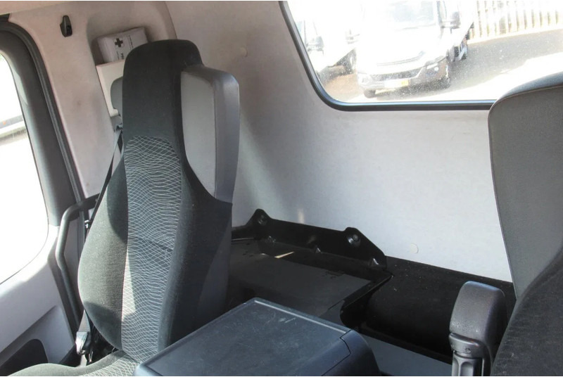 Mercedes-Benz Antos 1833 L - مقطورة السحب: صورة 4 Mercedes-Benz Antos 1833 L - مقطورة السحب: صورة 4