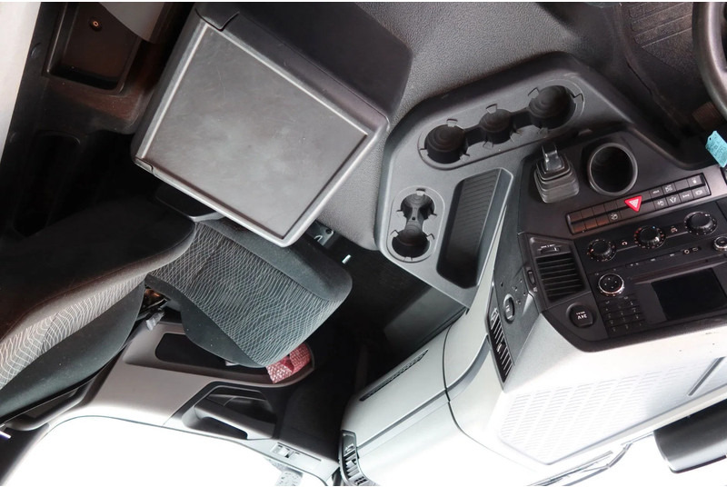 شاحنة صندوقية Mercedes-Benz Antos 1924L Huif + Klep Dhollandia 2000 KG Euro 6: صورة 6 شاحنة صندوقية Mercedes-Benz Antos 1924L Huif + Klep Dhollandia 2000 KG Euro 6: صورة 6