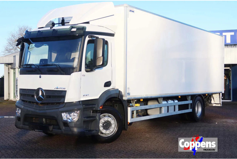 Mercedes-Benz Antos 2127 L Bak+Klep Dhollandia 2.000 kg, Geisoleerd dak - شاحنة صندوقية: صورة 1 Mercedes-Benz Antos 2127 L Bak+Klep Dhollandia 2.000 kg, Geisoleerd dak - شاحنة صندوقية: صورة 1