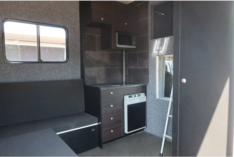 Mercedes-Benz Atego 816 L 3 Paarden/4 Ponies Nieuwe APK + nieuwe accu. - شاحنة نقل خيل: صورة 4 Mercedes-Benz Atego 816 L 3 Paarden/4 Ponies Nieuwe APK + nieuwe accu. - شاحنة نقل خيل: صورة 4