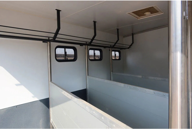 Mercedes-Benz Atego 816 L 3 Paarden/4 Ponies Nieuwe APK + nieuwe accu. - شاحنة نقل خيل: صورة 3 Mercedes-Benz Atego 816 L 3 Paarden/4 Ponies Nieuwe APK + nieuwe accu. - شاحنة نقل خيل: صورة 3