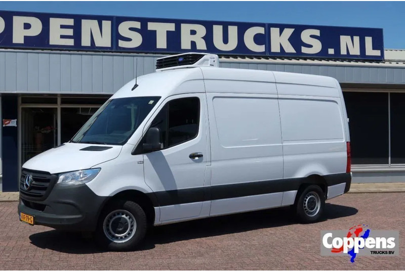 Mercedes-Benz Sprinter 315 CDI Koel/Vries/Verwarmen Carrier Xarios 350 + 220 volt nachtaansluiting - شاحنة توصيل مبردة: صورة 1 Mercedes-Benz Sprinter 315 CDI Koel/Vries/Verwarmen Carrier Xarios 350 + 220 volt nachtaansluiting - شاحنة توصيل مبردة: صورة 1