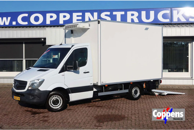 Mercedes-Benz Sprinter 316 CDI Carrier Koel/Vries Bak+Klep. Dag en nacht aansluiting - شاحنة توصيل مبردة: صورة 1 Mercedes-Benz Sprinter 316 CDI Carrier Koel/Vries Bak+Klep. Dag en nacht aansluiting - شاحنة توصيل مبردة: صورة 1