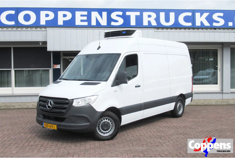 Mercedes-Benz Sprinter 317 CDI Koel / Vries/ verwarmen Carrier Xarios 350 + 220 volt nacht stekkerL2/H2 - شاحنة توصيل مبردة: صورة 1 Mercedes-Benz Sprinter 317 CDI Koel / Vries/ verwarmen Carrier Xarios 350 + 220 volt nacht stekkerL2/H2 - شاحنة توصيل مبردة: صورة 1