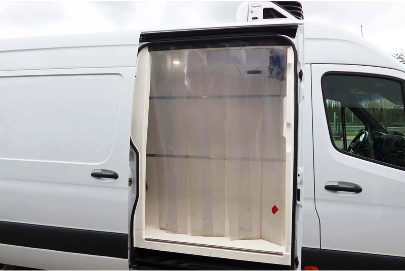 Mercedes-Benz Sprinter 317 CDI L3/H2 Multi temp, Verplaatsbare tussenwand - شاحنة توصيل مبردة: صورة 3 Mercedes-Benz Sprinter 317 CDI L3/H2 Multi temp, Verplaatsbare tussenwand - شاحنة توصيل مبردة: صورة 3