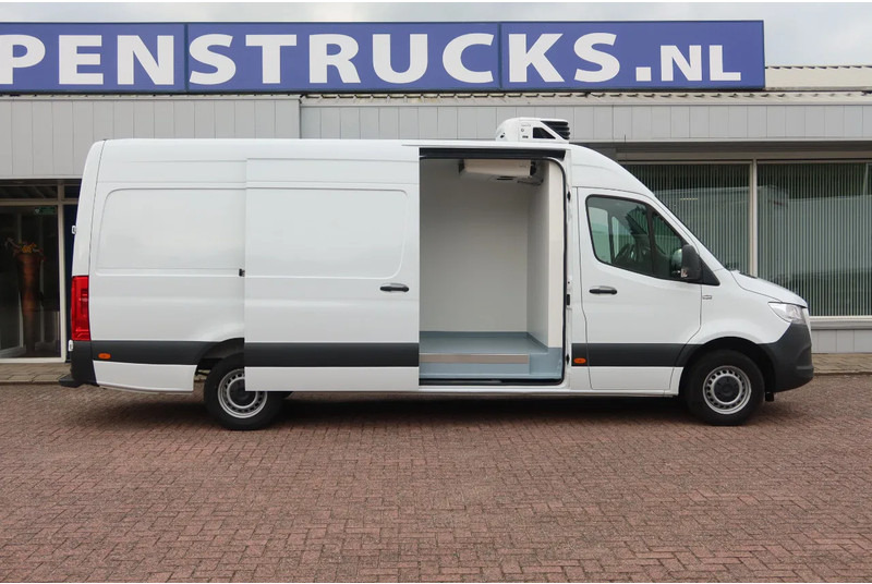 Mercedes-Benz Sprinter 317 Carrier Xarios 350 Koel/Vries/Verwarmen met Nachtaansluiting 220 Volt - شاحنة توصيل مبردة: صورة 2 Mercedes-Benz Sprinter 317 Carrier Xarios 350 Koel/Vries/Verwarmen met Nachtaansluiting 220 Volt - شاحنة توصيل مبردة: صورة 2