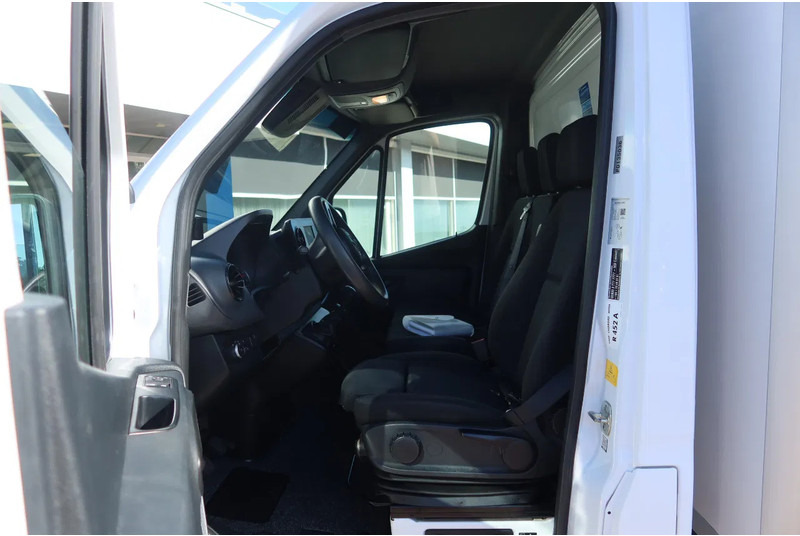 Mercedes-Benz Sprinter 516 CDI Koel/Vries + Dhollandia Klep 750 kg Carrier 300 Xarios Dag + nacht 220 Volt - شاحنة توصيل مبردة: صورة 4 Mercedes-Benz Sprinter 516 CDI Koel/Vries + Dhollandia Klep 750 kg Carrier 300 Xarios Dag + nacht 220 Volt - شاحنة توصيل مبردة: صورة 4