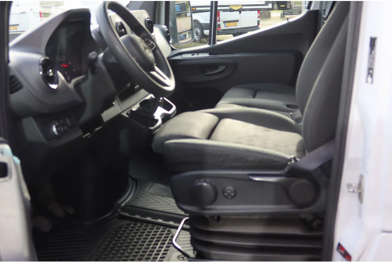 Mercedes-Benz Sprinter 519 CDI B.E. Koel Combi + Laadklep 1000kg Met Stekker 220 Volt - شاحنة توصيل مبردة: صورة 5 Mercedes-Benz Sprinter 519 CDI B.E. Koel Combi + Laadklep 1000kg Met Stekker 220 Volt - شاحنة توصيل مبردة: صورة 5