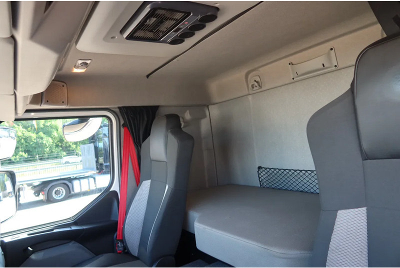 Renault T 320 Oprijwagen E 6 6x2 - شاحنة نقل سيارات شاحنة: صورة 5 Renault T 320 Oprijwagen E 6 6x2 - شاحنة نقل سيارات شاحنة: صورة 5