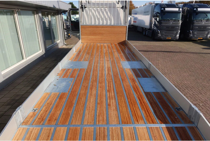 Scania R500 NGS Machine oprijwagen Stuur as. - شاحنة نقل سيارات شاحنة: صورة 4 Scania R500 NGS Machine oprijwagen Stuur as. - شاحنة نقل سيارات شاحنة: صورة 4