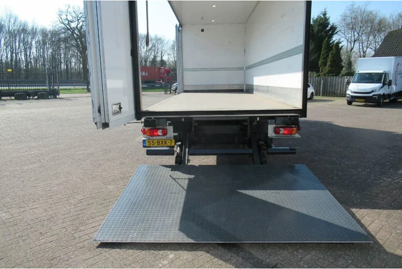 Volvo FL 250 Bakwagen + 6 deuren + Laadklep 2000 kg - شاحنة صندوقية: صورة 4 Volvo FL 250 Bakwagen + 6 deuren + Laadklep 2000 kg - شاحنة صندوقية: صورة 4